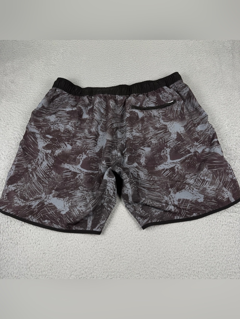 Vuori Banks Shorts Men XXL Charcoal 7'' Unlined Drawstrings Performance Athletic - Picture 2 of 11